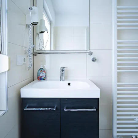 Zehnthof 2a Haus - 2 We, 2 Kueche, 2 Bad 4 Sz, 8 Bett アパート プルハイム