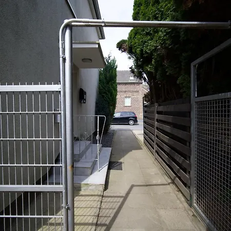 Zehnthof 2a Haus - 2 We, 2 Küche, 2 Bad 4 Sz, 8 Bett Apartment Pulheim