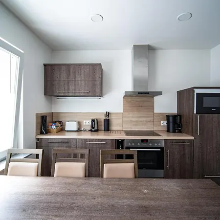 Zehnthof 2a Haus - 2 We, 2 Küche, 2 Bad 4 Sz, 8 Bett Apartment *